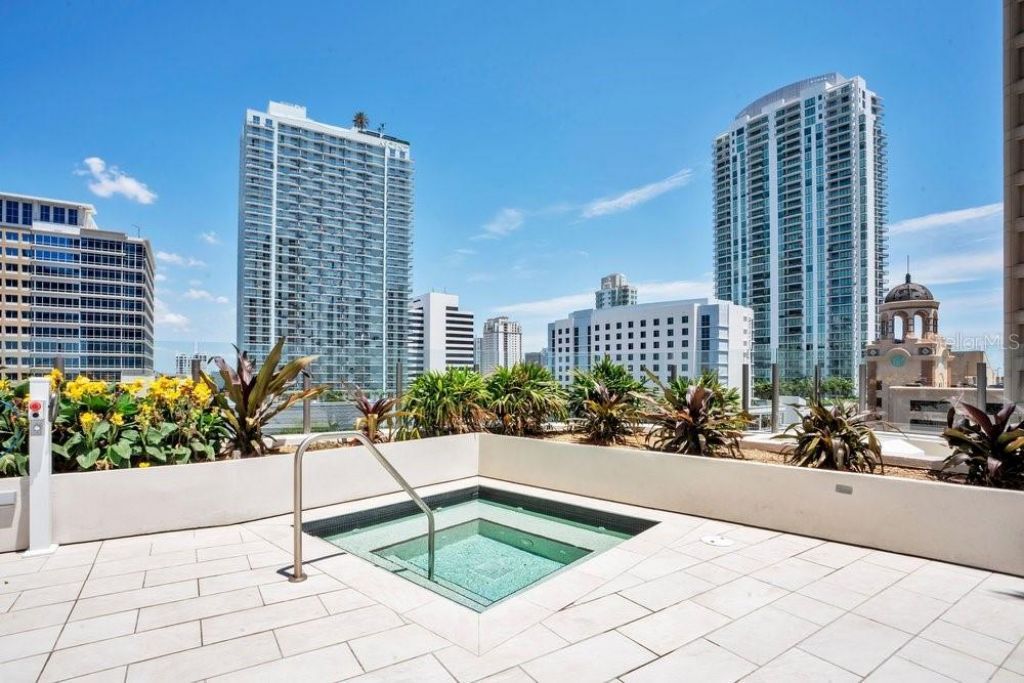 275 1st Avenue S, Unit 3808, Saint Petersburg, FL 33701 Photo