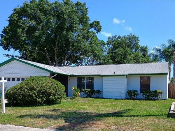 602 BAY LAKE TRAIL, OLDSMAR, FL 34677
