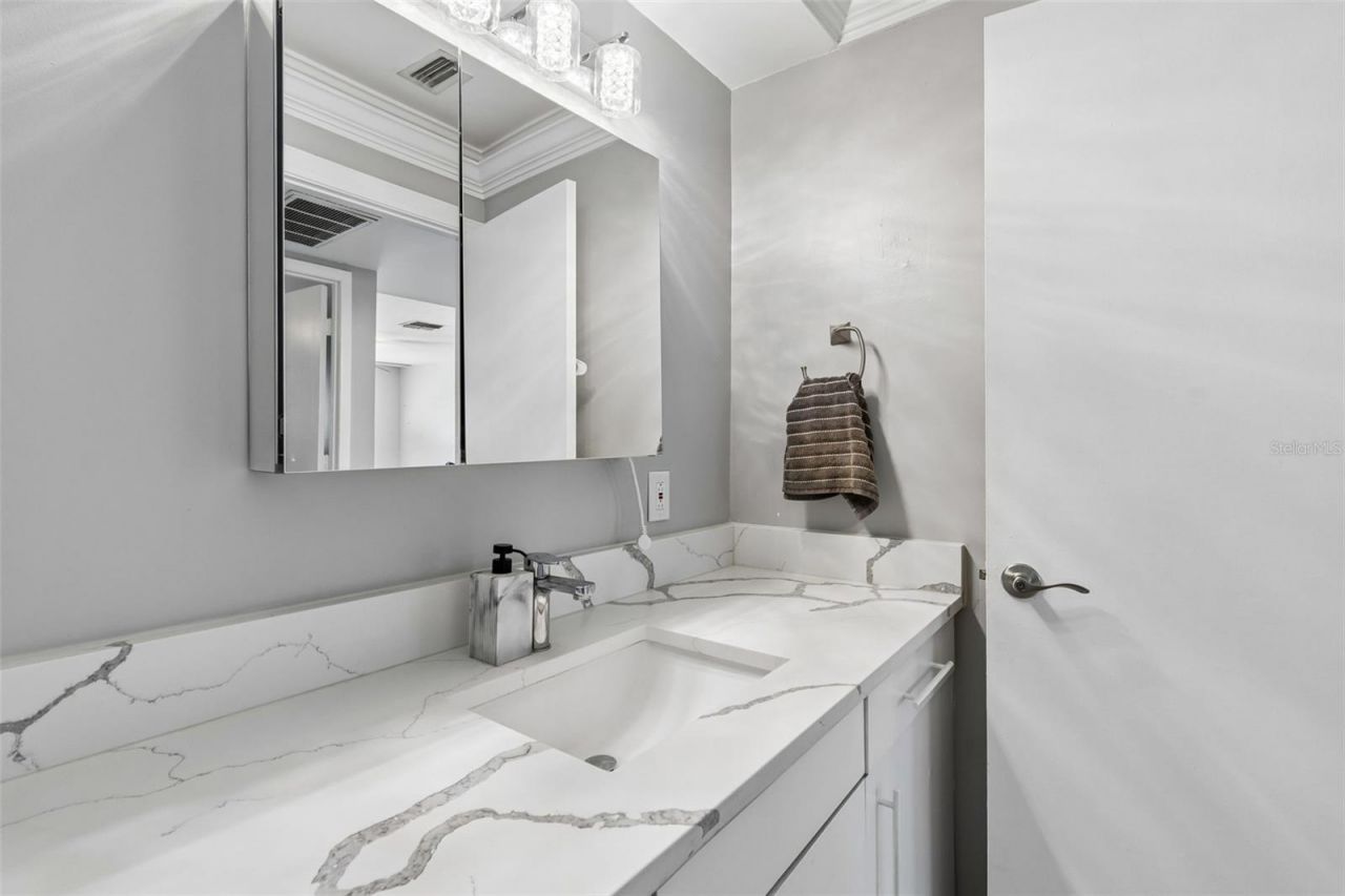 2460 Northside Drive, Unit 604, Clearwater, FL 33761 Photo