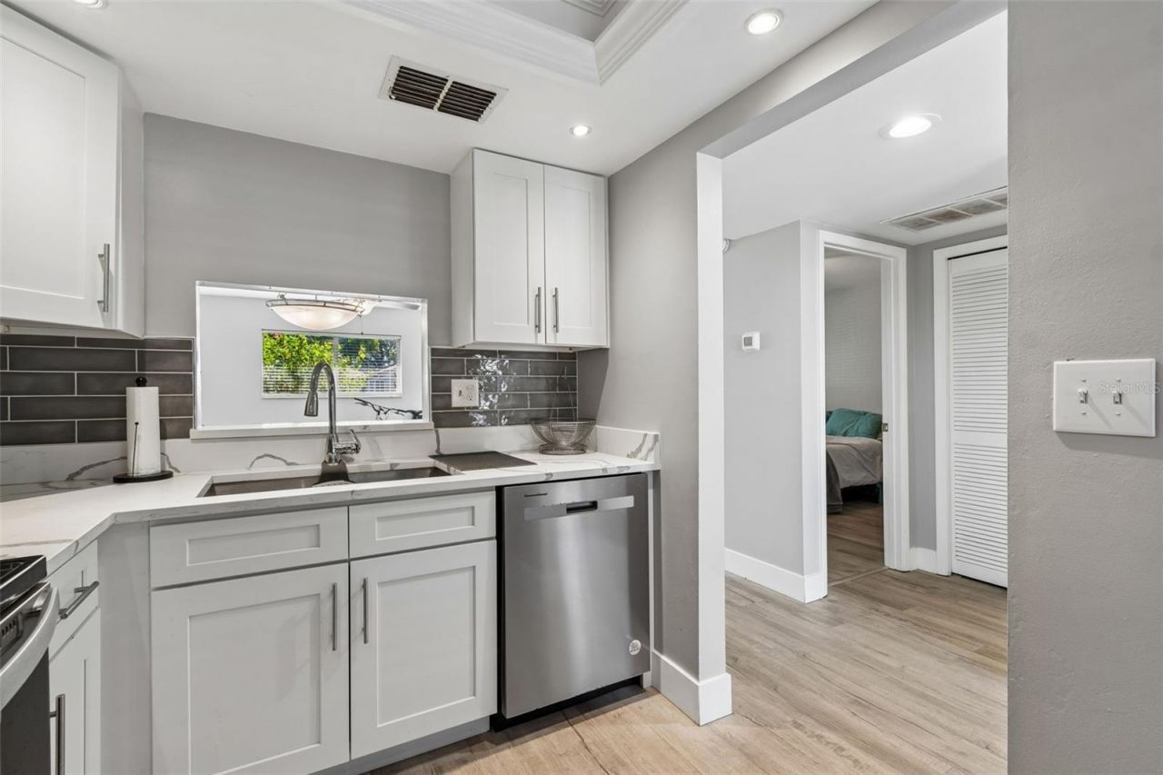 2460 Northside Drive, Unit 604, Clearwater, FL 33761 Photo