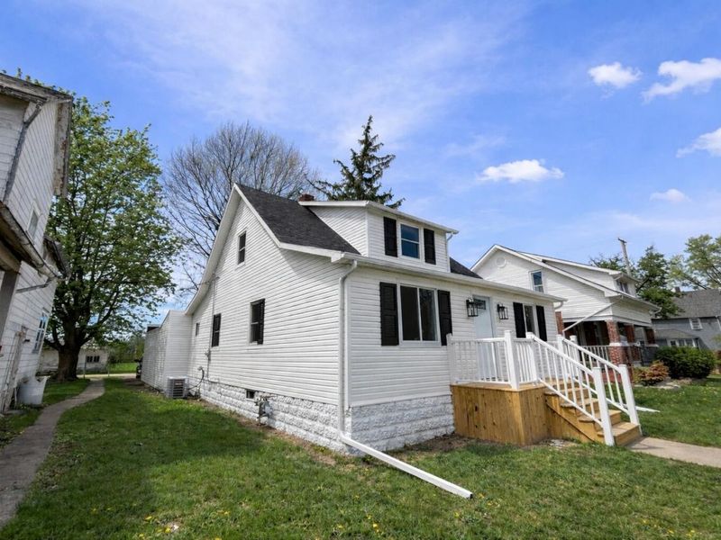 409 Gibbs Avenue, Wapakoneta, OH 45895 Photo 2