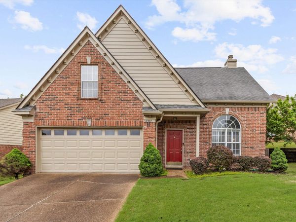 8987 GRACIE LN, Cordova, TN 38016