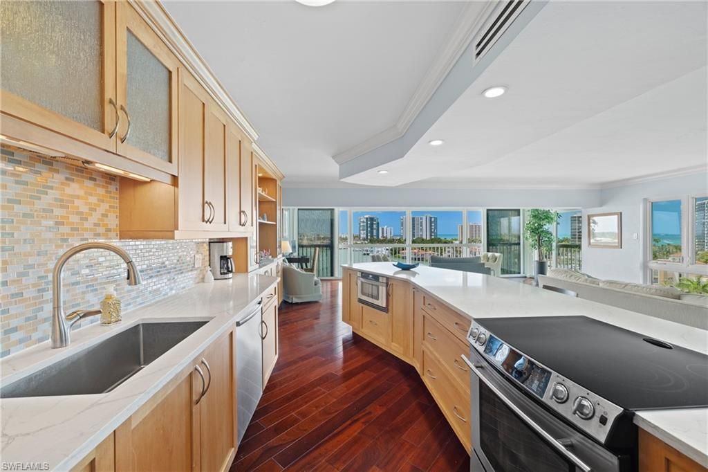 250 Park Shore Dr , Unit 803, Naples, FL 34103 Photo
