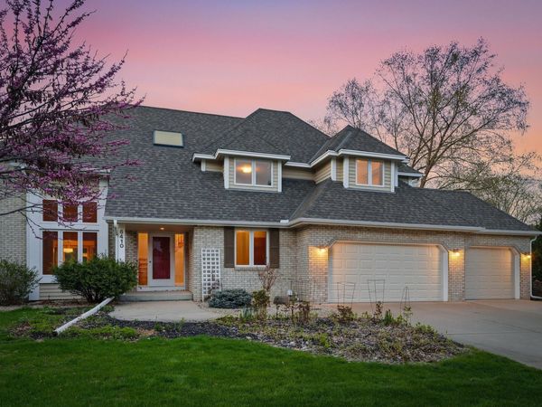 6410 Fox Path, Chanhassen, MN 55317