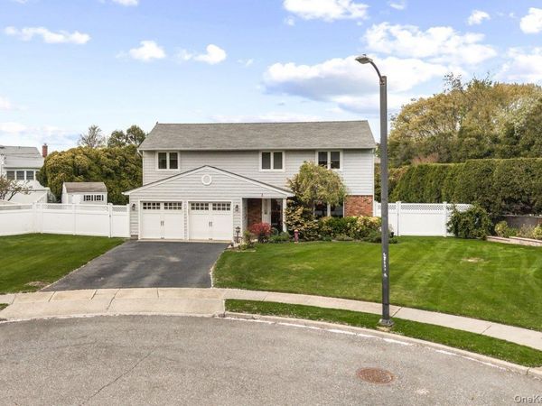 3 Fams Court , Jericho, NY 11753