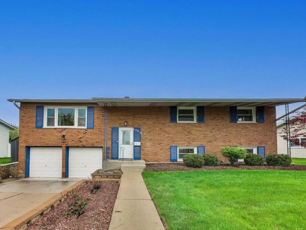 1061 E Sayles Drive , Palatine, IL 60074