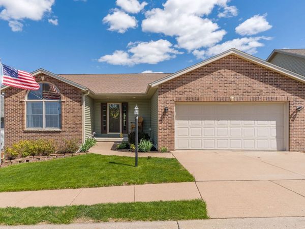 14 Hidden Valley Circle , Davenport, IA 52804