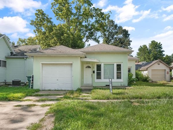 313 E Pembroke Street , Tuscola, IL 61953