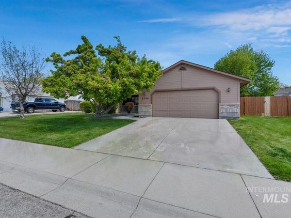 3036 N Hearth Ave, Meridian, ID 83642