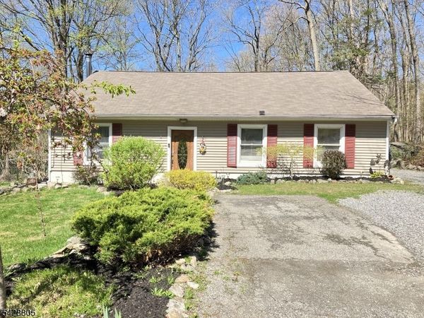 53 Paddock Ave, Vernon, NJ 07422
