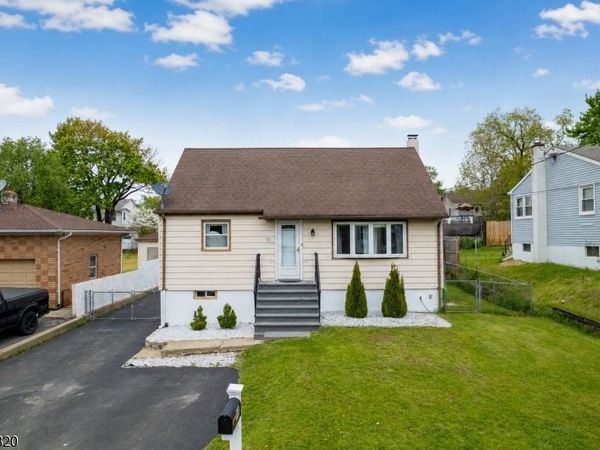 13 Kovach St, Franklin, NJ 07416