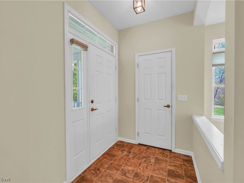 10400 E Ravine View Court, North Royalton, OH 44133 Photo 3