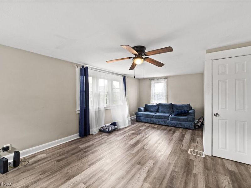 10816 Governor Avenue, Cleveland, OH 44111 Photo 11
