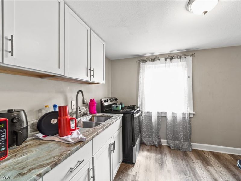 10816 Governor Avenue, Cleveland, OH 44111 Photo 18