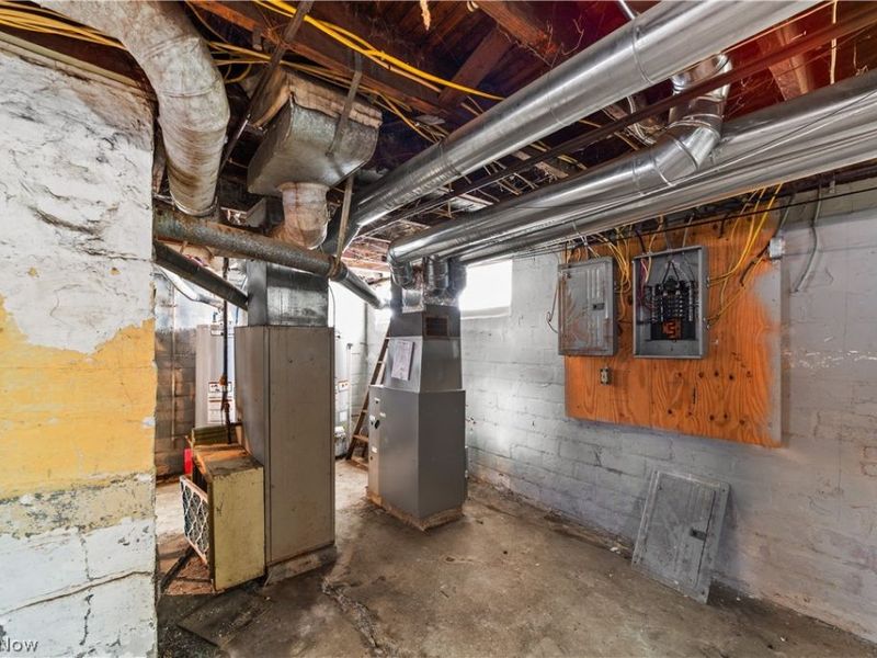 10816 Governor Avenue, Cleveland, OH 44111 Photo 19