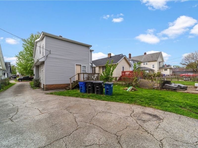 10816 Governor Avenue, Cleveland, OH 44111 Photo 4