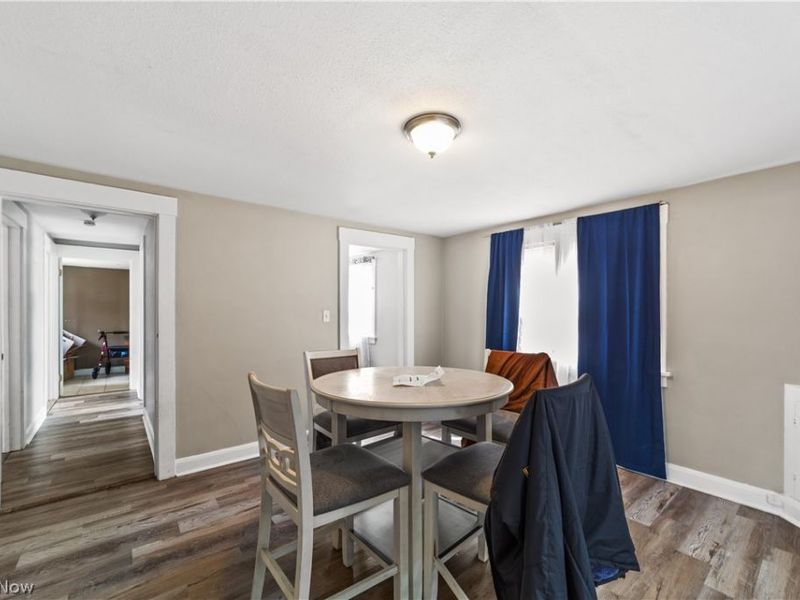10816 Governor Avenue, Cleveland, OH 44111 Photo 9