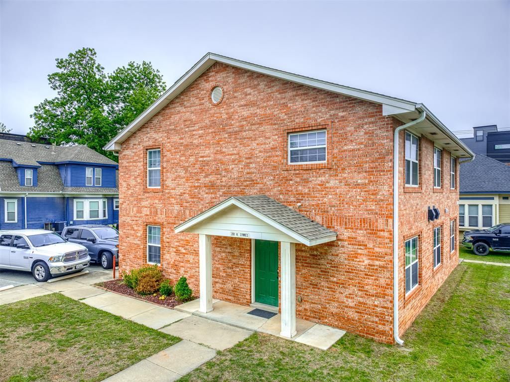 324 S Sante Fe Avenue, Norman, OK 73069 Main Photo