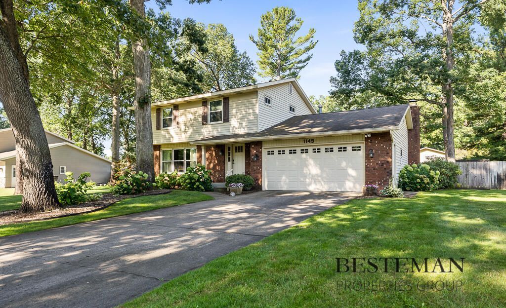 1149 Greenbriar Drive, Muskegon, MI 49445 Main Photo