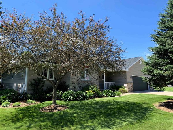 140 Dykstra Drive, Fall River, WI 53932