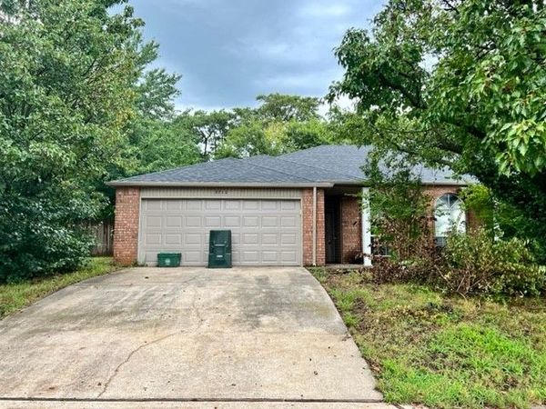 2712 Point West Street , Fayetteville, AR 72704