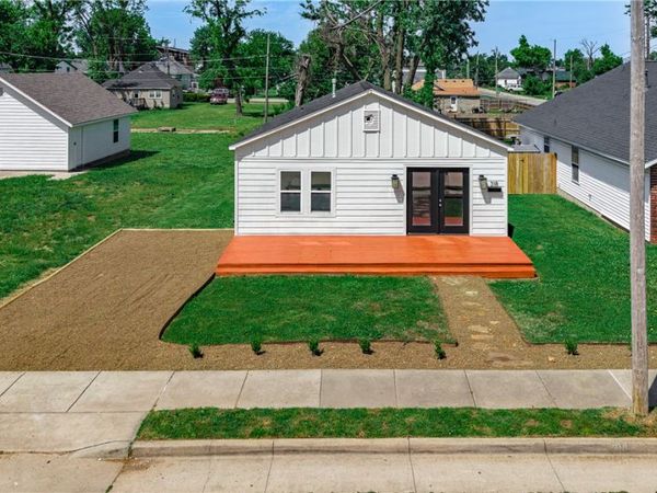 218 N 5th Street , Rogers, AR 72756