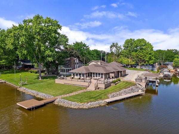 2409 S Pleasant Valley Court, Monticello, IN 47960