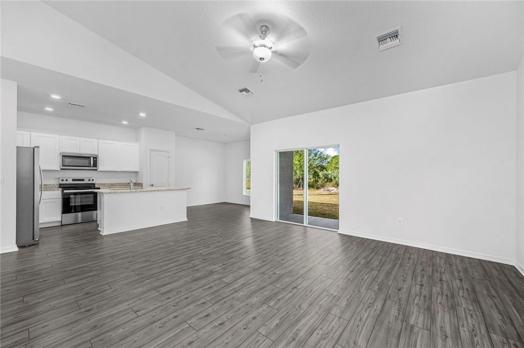 8446 104th Court , Vero Beach, FL 32967 Photo
