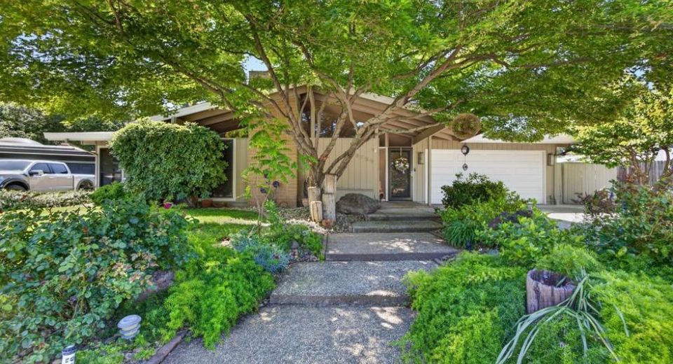 8756 Contemporary Ct, Elk Grove, CA 95624 Photo