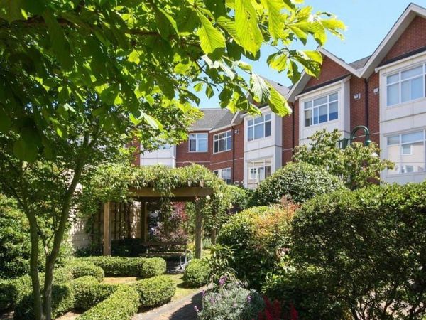 60 Dallas Rd, Unit #36, Victoria, BC V8V 1A2