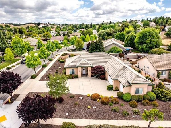 1411 Crown Way, Paso Robles, CA 93446