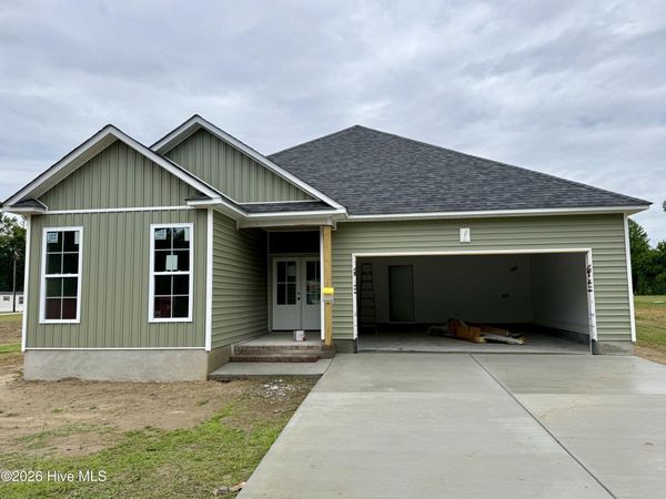 911 Albrittons Road , Kinston, NC 28504