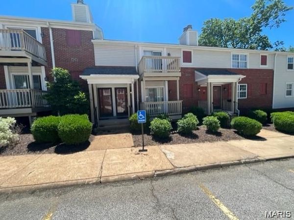 9174 Robin Court , Brentwood, MO 63144