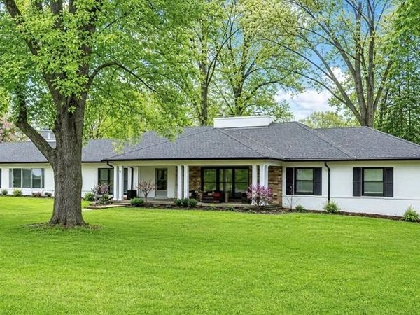 18 Country Aire Drive, St Louis, MO 63131