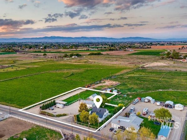 9216 S Happy Valley Rd, Nampa, ID 83686