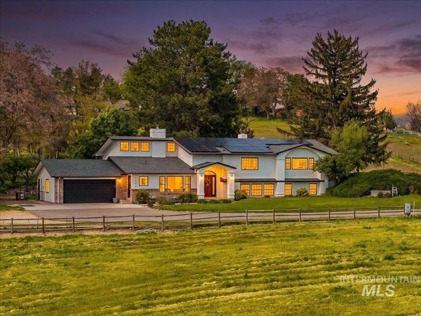 500 Stillwell Dr., Eagle, ID 83616