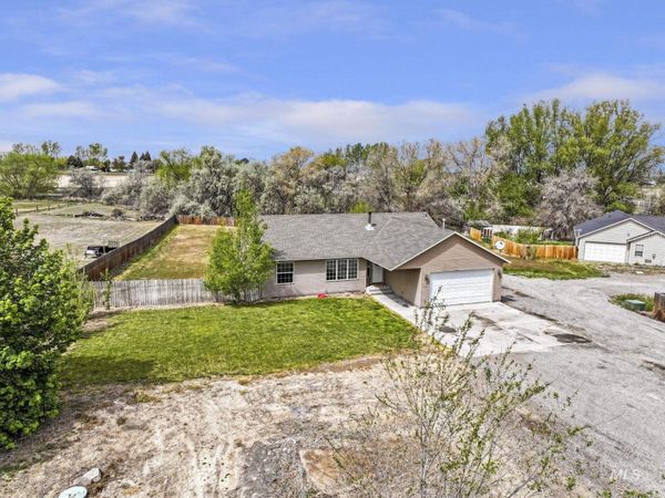 3775 N 2400 E, Filer, ID 83328