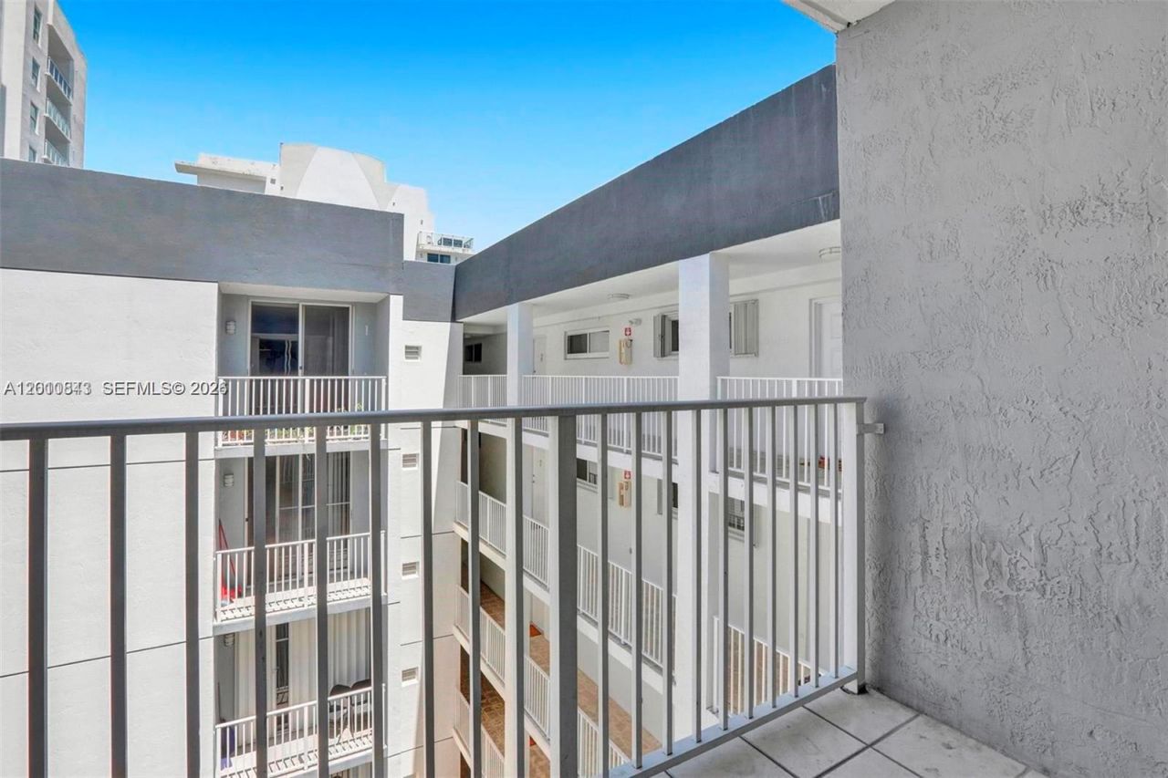 126 SW 17th Rd , Unit 601, Miami, FL 33129 Photo