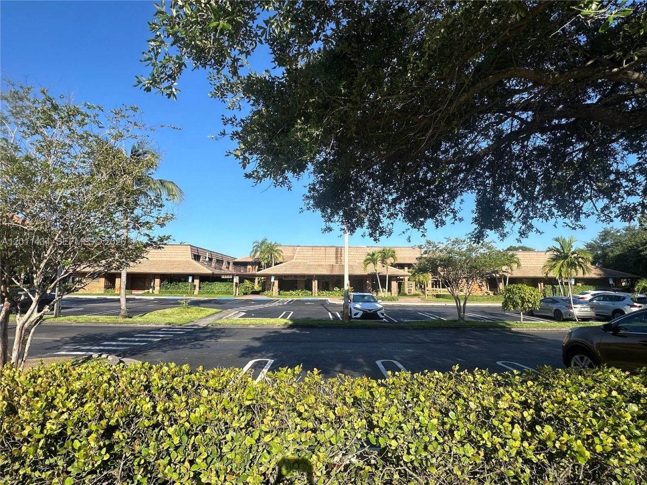 3000 N University Dr , Unit 2E, Coral Springs, FL 33065 Photo