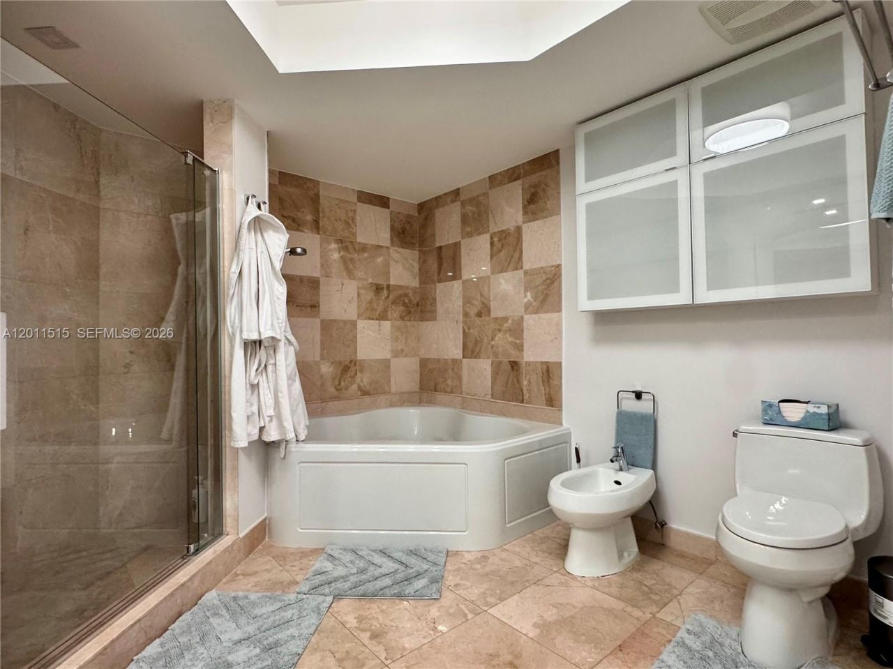 17555 Atlantic Blvd, Unit UPH7, Sunny Isles Beach, FL 33160 Photo