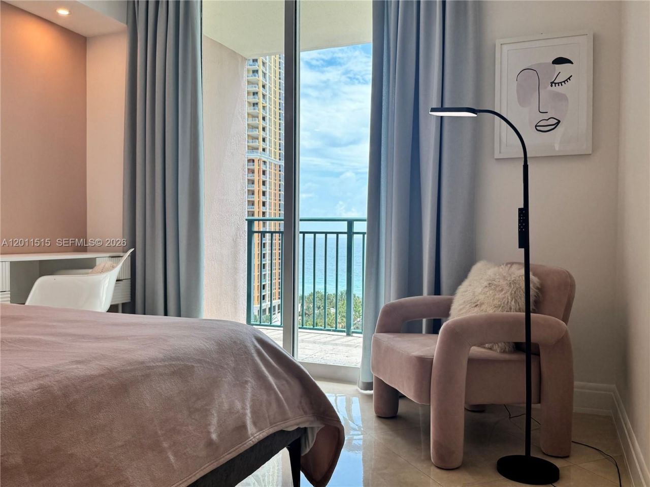 17555 Atlantic Blvd, Unit UPH7, Sunny Isles Beach, FL 33160 Photo