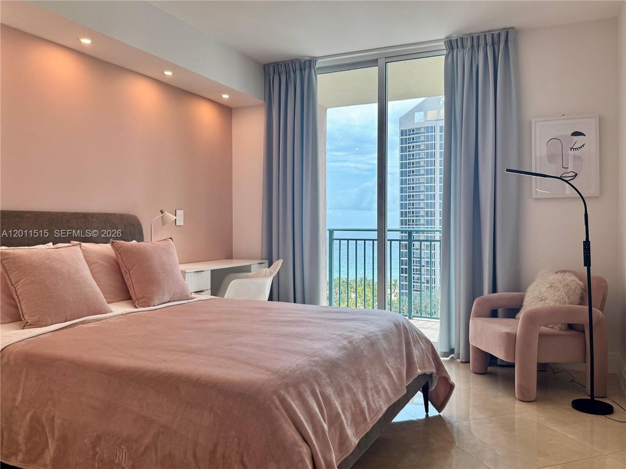 17555 Atlantic Blvd, Unit UPH7, Sunny Isles Beach, FL 33160 Photo