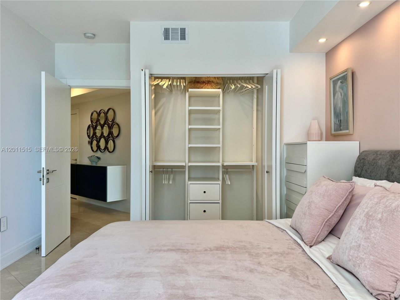 17555 Atlantic Blvd, Unit UPH7, Sunny Isles Beach, FL 33160 Photo