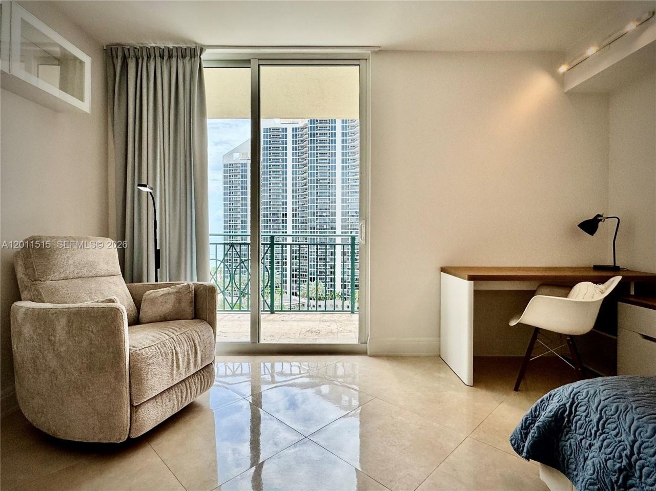 17555 Atlantic Blvd, Unit UPH7, Sunny Isles Beach, FL 33160 Photo