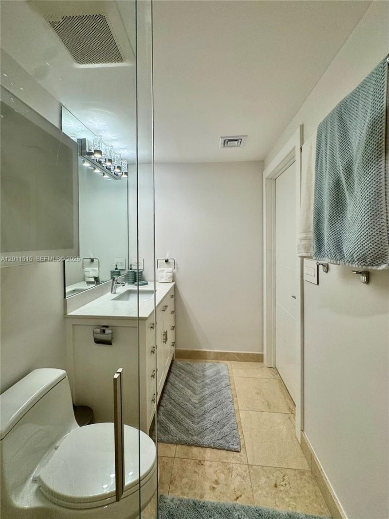 17555 Atlantic Blvd, Unit UPH7, Sunny Isles Beach, FL 33160 Photo