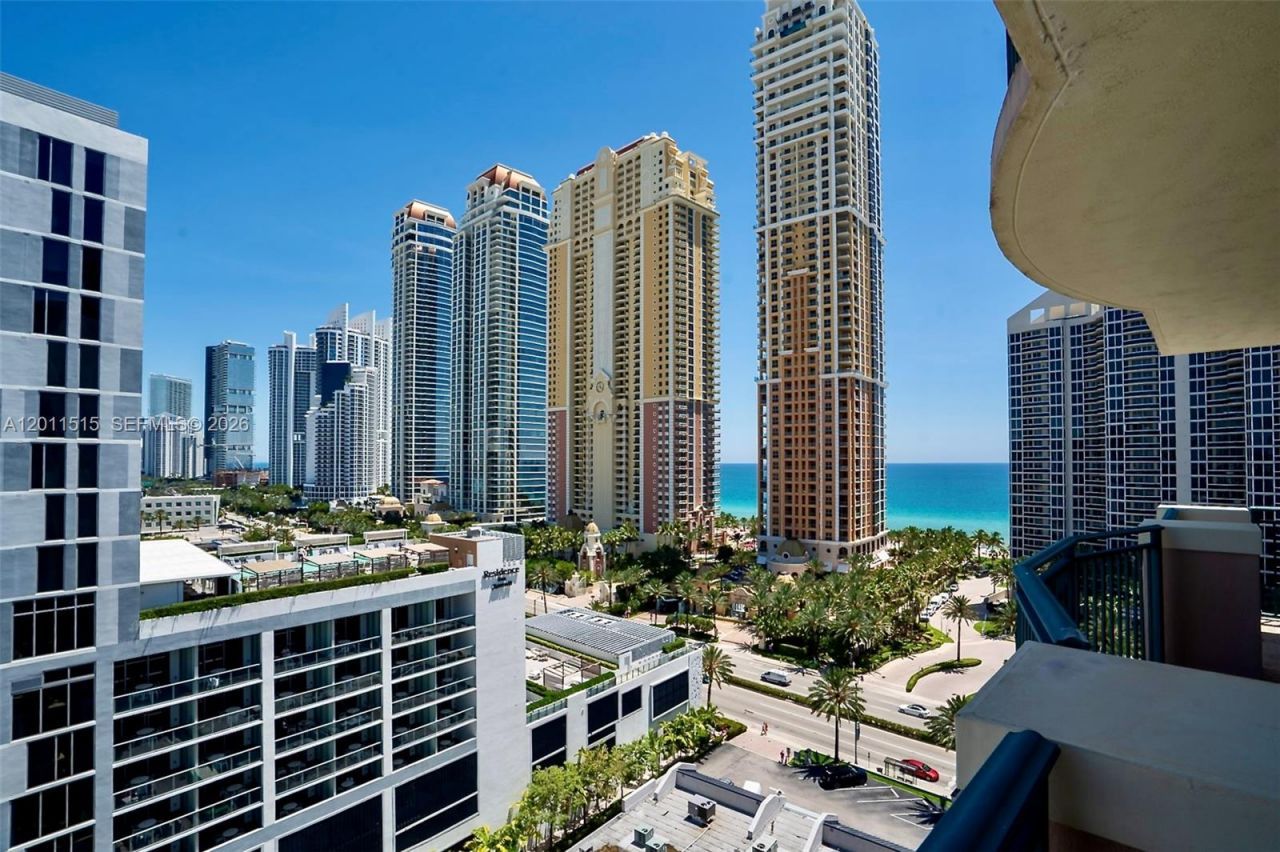 17555 Atlantic Blvd, Unit UPH7, Sunny Isles Beach, FL 33160 Photo