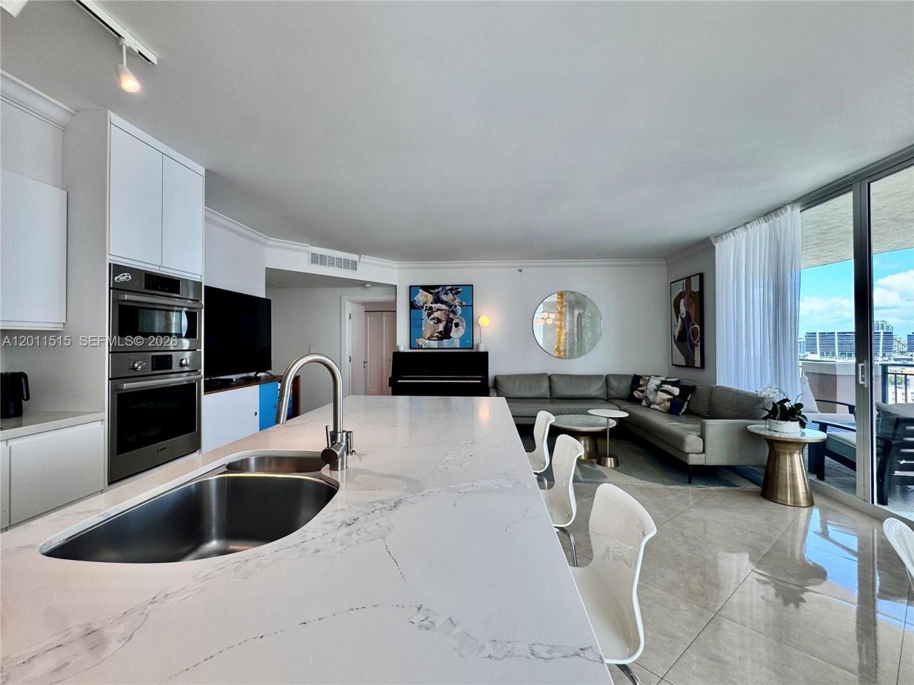 17555 Atlantic Blvd, Unit UPH7, Sunny Isles Beach, FL 33160 Photo