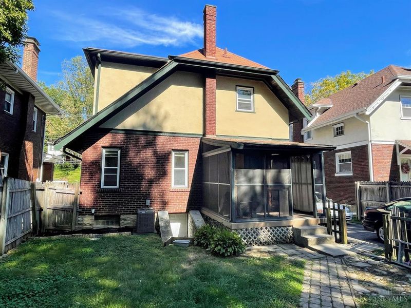 2995 Linwood Avenue, Cincinnati, OH 45208 Photo 8