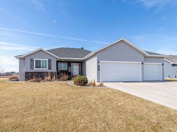 713 48th Avenue W, West Fargo, ND 58078