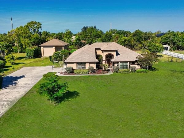 20612 Charing Cross CIR, ESTERO, FL 33928